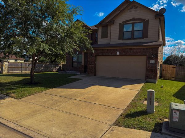 2250 Howry DR, Georgetown, TX 78626