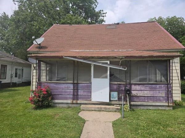 308 W Cleveland Street, Charleston, MO 63834