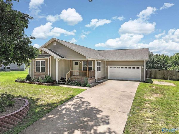105 Cumberlind Drive, Guntersville, AL 35976