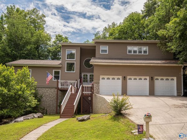 1696 Shady Cove Circle SE, Huntsville, AL 35802