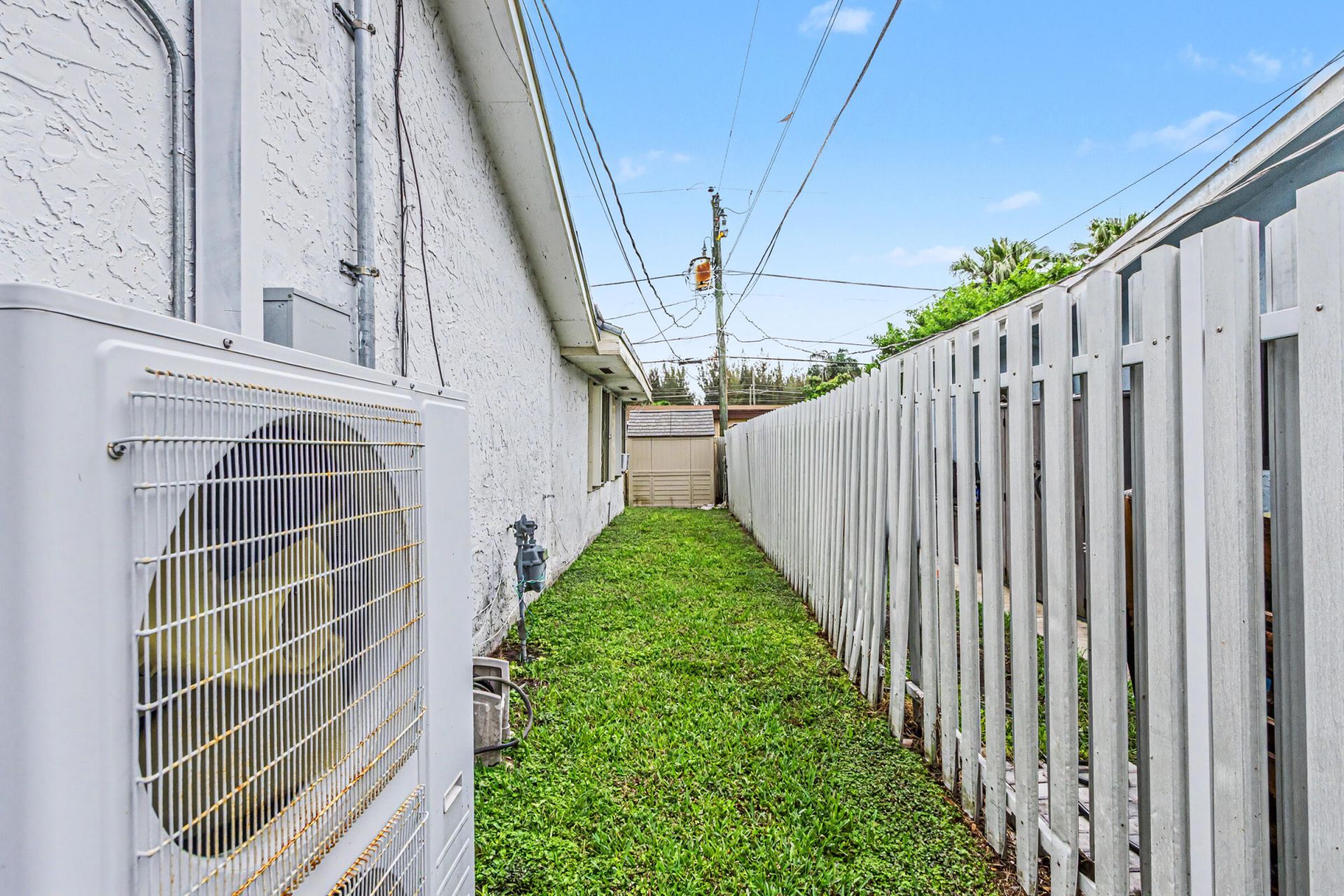 4560 NW 113th Terrace, Sunrise, FL 33323 Photo
