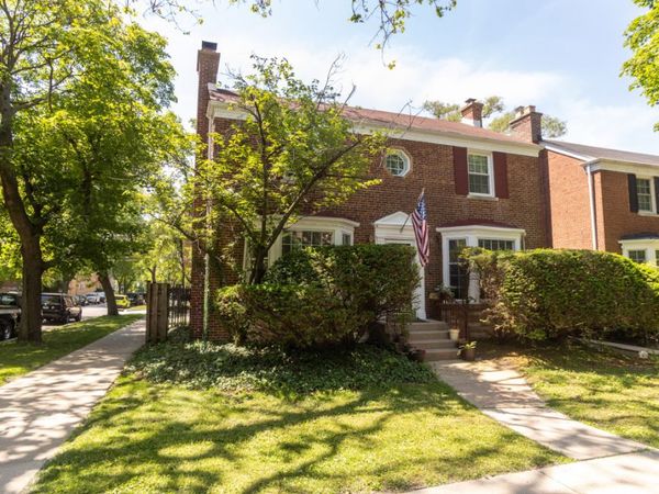 2701 W Fitch Avenue, Chicago, IL 60645