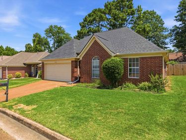 8136 COUNTRY MILL CV, Memphis, TN 38016