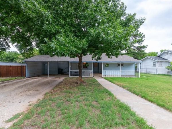 513 Reeves Street , Clyde, TX 79510