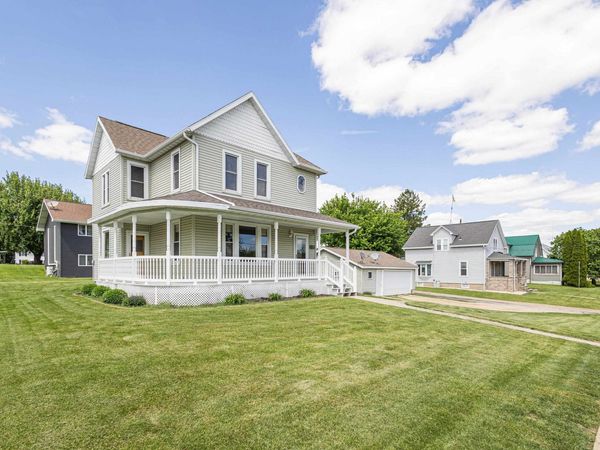 1820 17th Street, Hazel Green, WI 53811