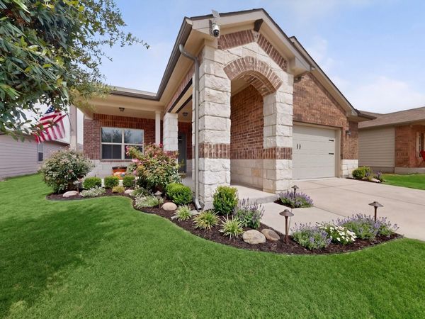 119 Stellamar DR , Hutto, TX 78634