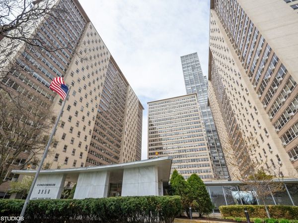 Unit 2127, Chicago, IL 60613