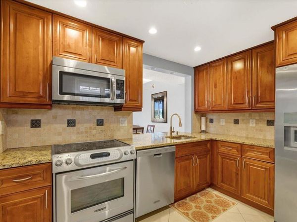 5190 Las Verdes Circle, Unit 108, Delray Beach, FL 33484