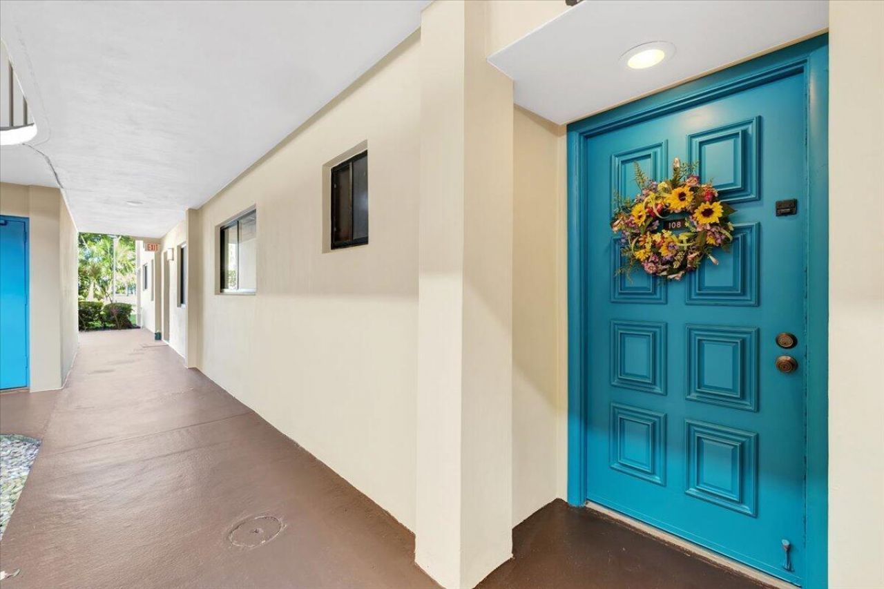 5190 Las Verdes Circle, Unit 108, Delray Beach, FL 33484 Photo