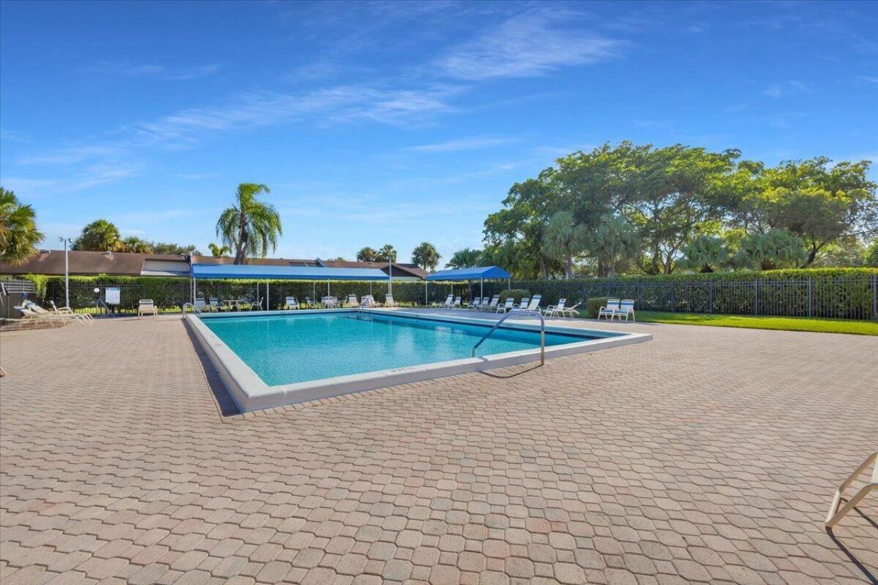 5190 Las Verdes Circle, Unit 108, Delray Beach, FL 33484 Photo