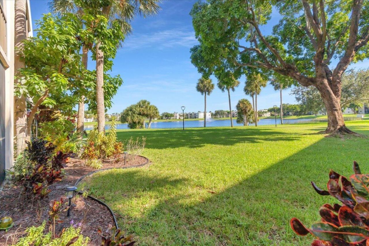 5190 Las Verdes Circle, Unit 108, Delray Beach, FL 33484 Photo