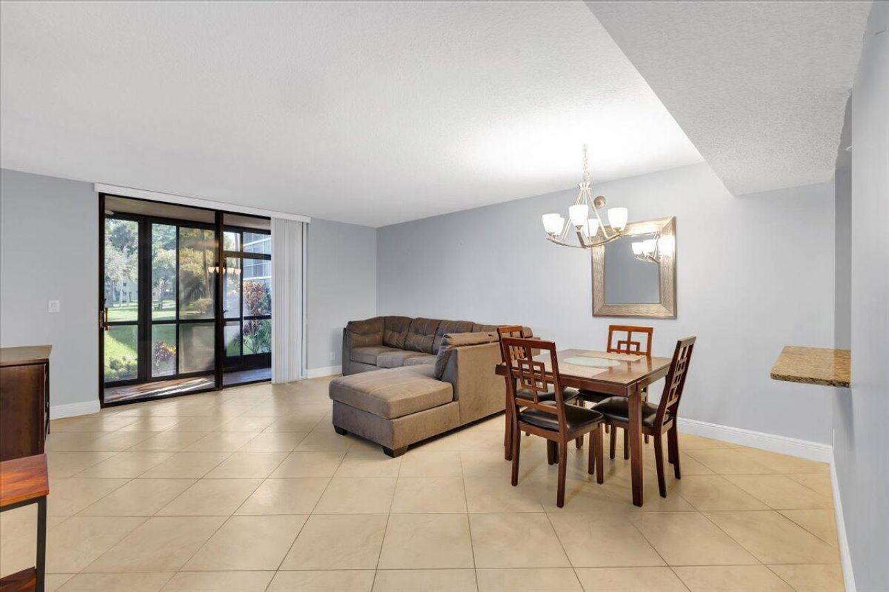 5190 Las Verdes Circle, Unit 108, Delray Beach, FL 33484 Photo