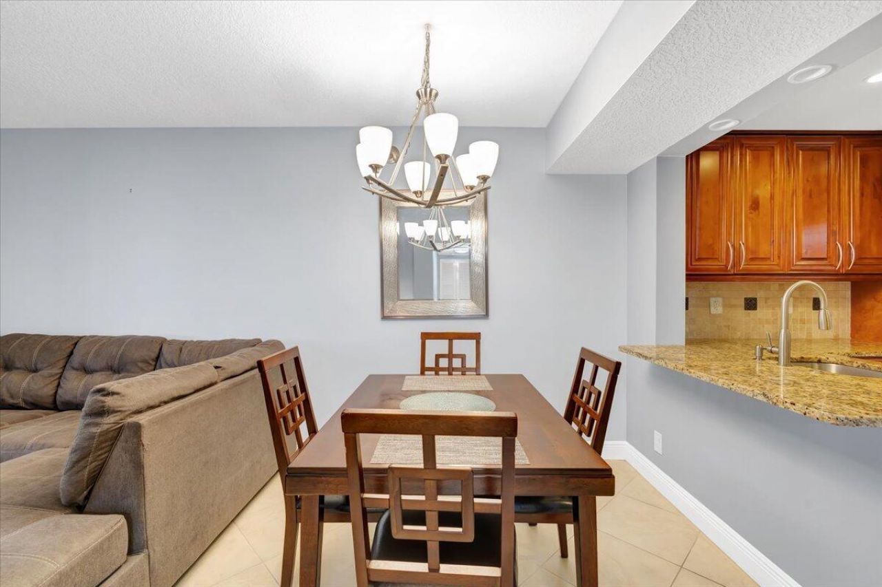 5190 Las Verdes Circle, Unit 108, Delray Beach, FL 33484 Photo