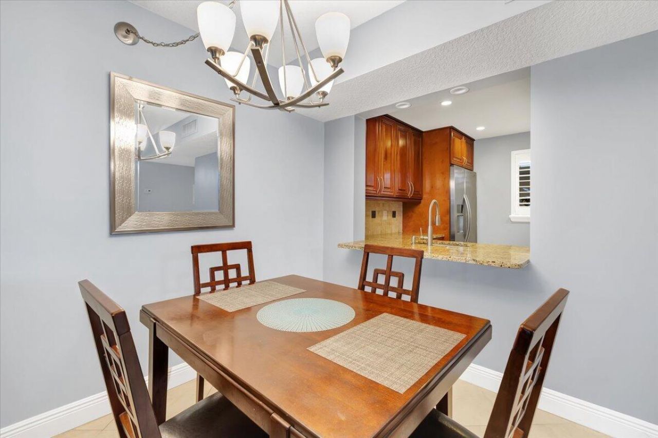 5190 Las Verdes Circle, Unit 108, Delray Beach, FL 33484 Photo
