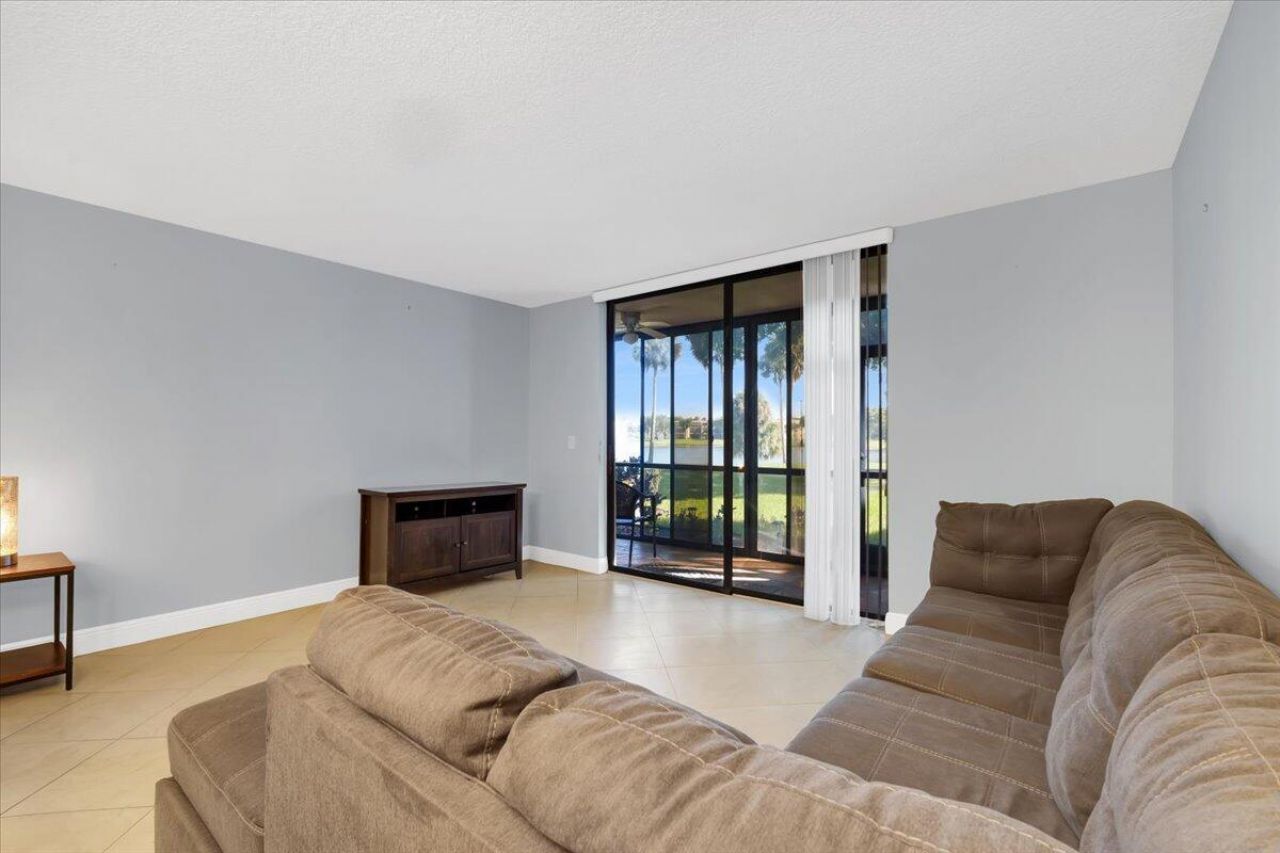 5190 Las Verdes Circle, Unit 108, Delray Beach, FL 33484 Photo