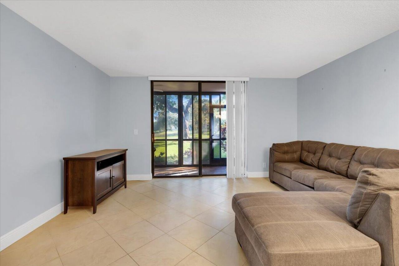 5190 Las Verdes Circle, Unit 108, Delray Beach, FL 33484 Photo