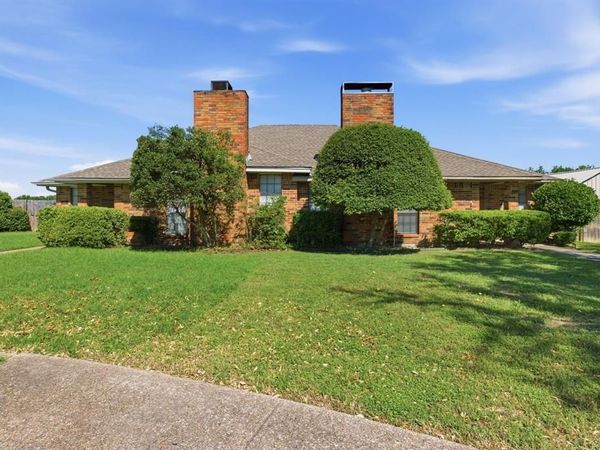 119 Larchbrook Drive , DeSoto, TX 75115