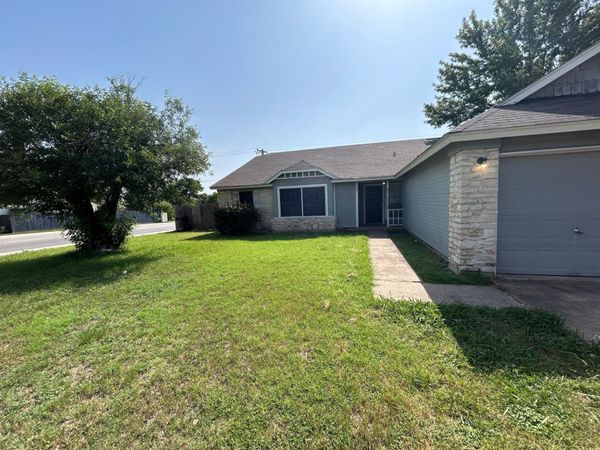 521 Greenlawn BLVD , Round Rock, TX 78664