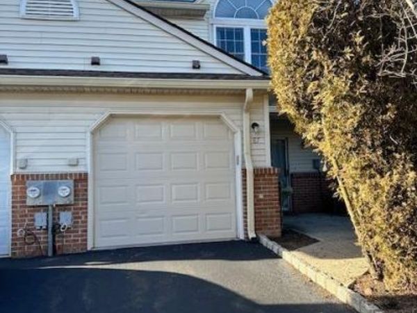 87 Sassafras Court, North Brunswick, NJ 08902