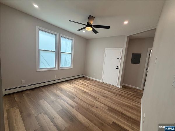 9 Van Nostrand Avenue, JERSEY CITY, NJ 07305