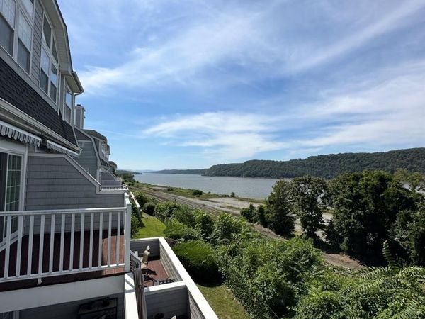 213 River View Drive , Poughkeepsie, NY 12601