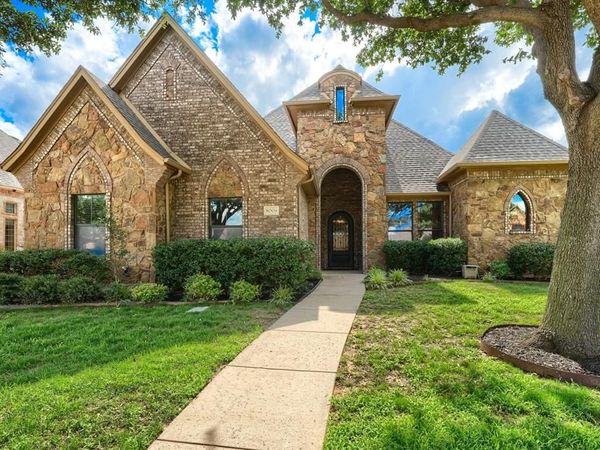 8009 Canyon Oak Drive , North Richland Hills, TX 76182
