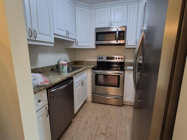27 Easthampton B, West Palm Beach, FL 33417