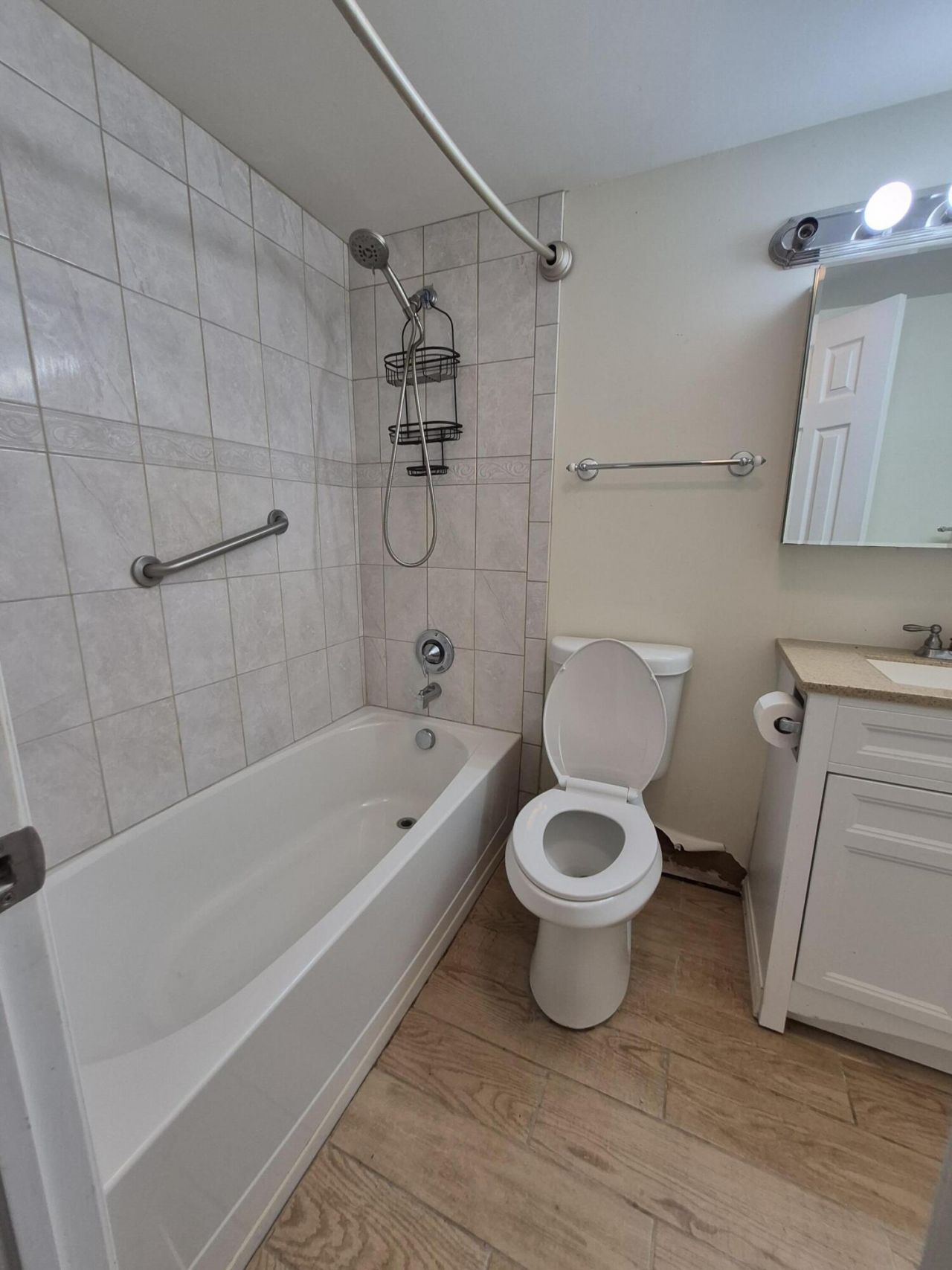 27 Easthampton B, West Palm Beach, FL 33417 Photo