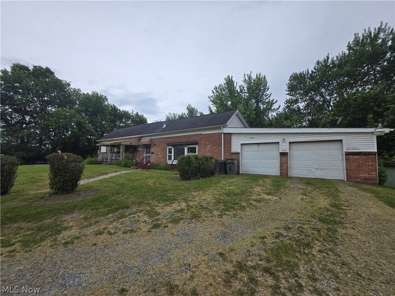 1427 Hawn Street, Youngstown, OH 44506 Photo 2