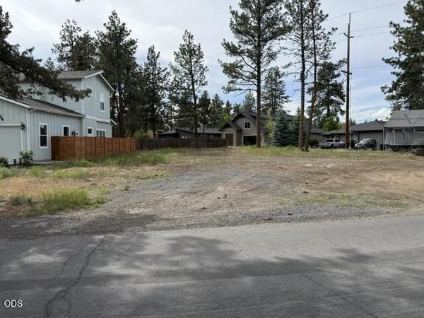 61675 Woodriver Drive, Bend, OR 97702