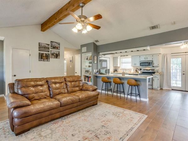 2711 Lone Star Lane , Grapevine, TX 76051