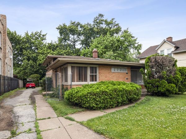 11600 S Hale Avenue , Chicago, IL 60643