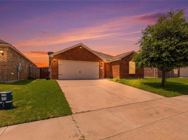 6205 Verdon Gorge Drive, Fort Worth, TX 76179