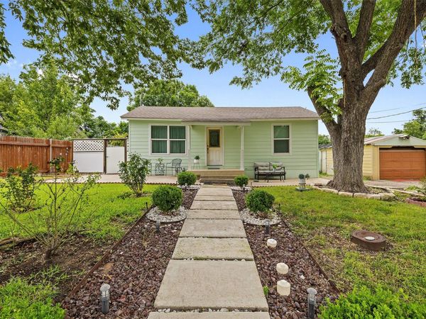 718 Kimbro ST , Taylor, TX 76574