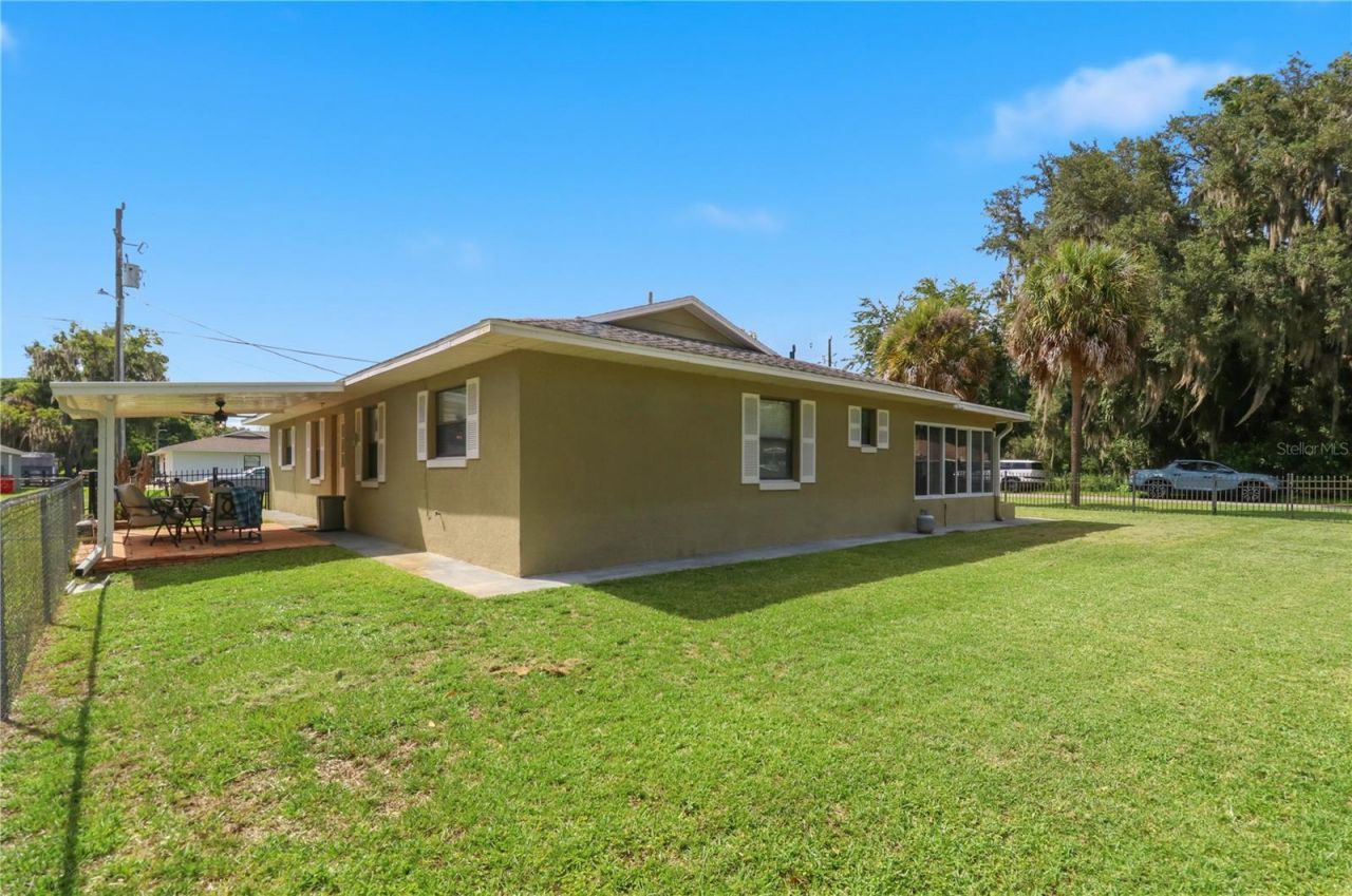 1381 Cr 446a , Lake Panasoffkee, FL 33538 Photo