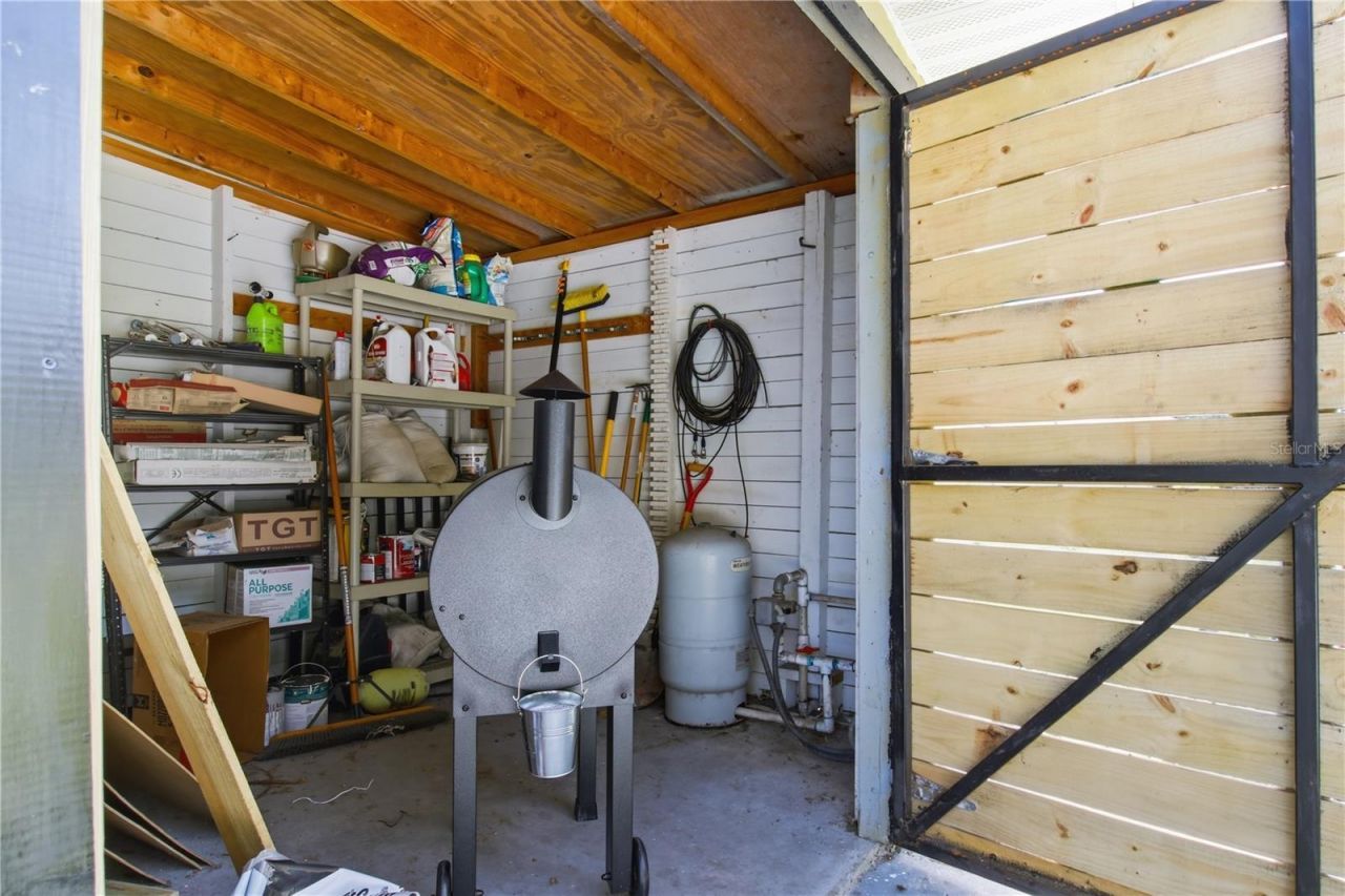 1381 Cr 446a , Lake Panasoffkee, FL 33538 Photo