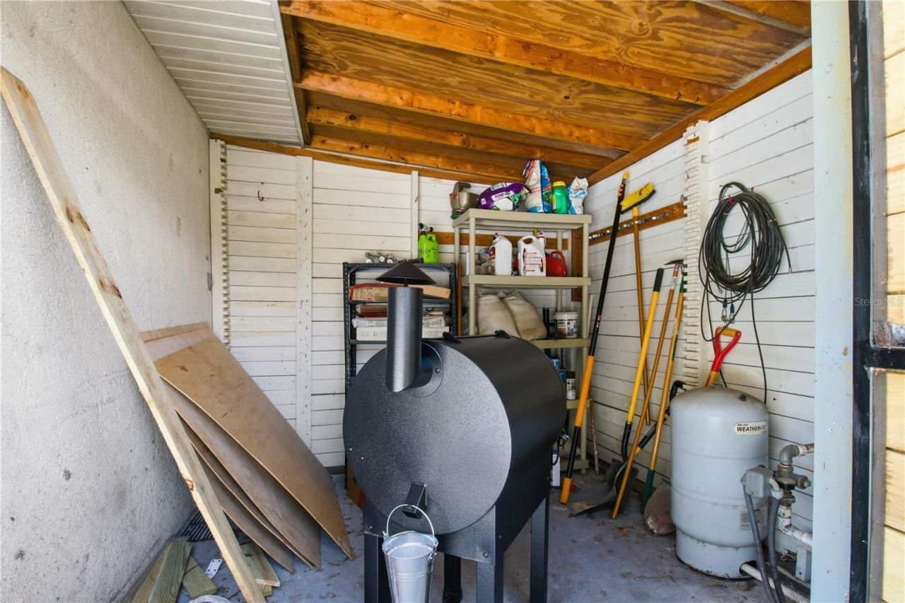 1381 Cr 446a , Lake Panasoffkee, FL 33538 Photo
