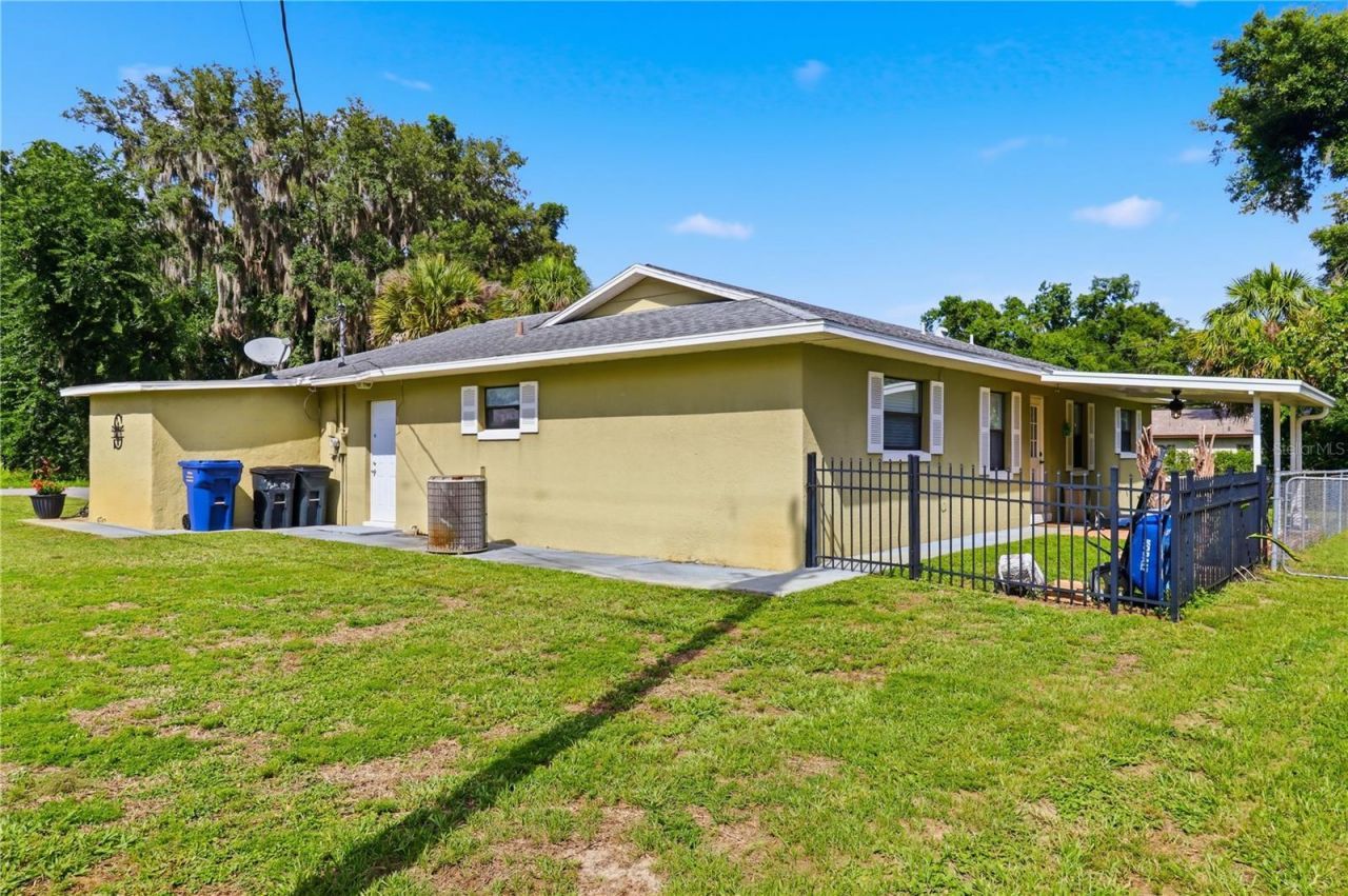 1381 Cr 446a , Lake Panasoffkee, FL 33538 Photo