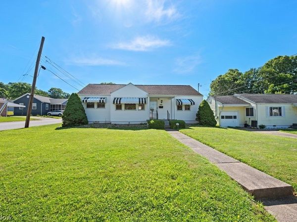 4398 Packard Street , Parkersburg, WV 26104