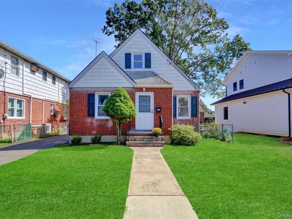322 S Harvard Road S, Garden City South, NY 11530
