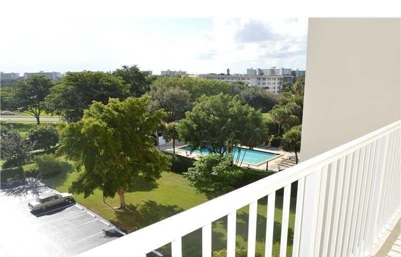 3499 Oaks Way, Unit 607, Pompano Beach, FL 33069 Photo