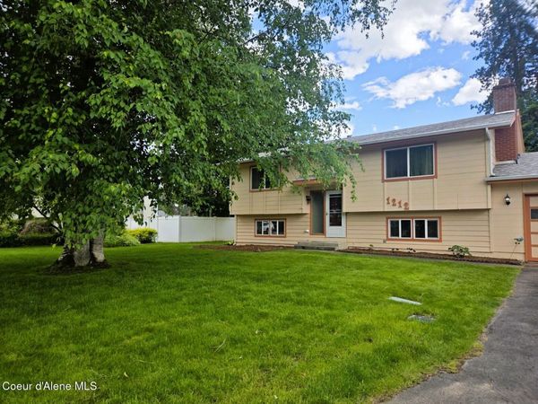 1212 E Fernwood Ct, Coeur d'Alene, ID 83815