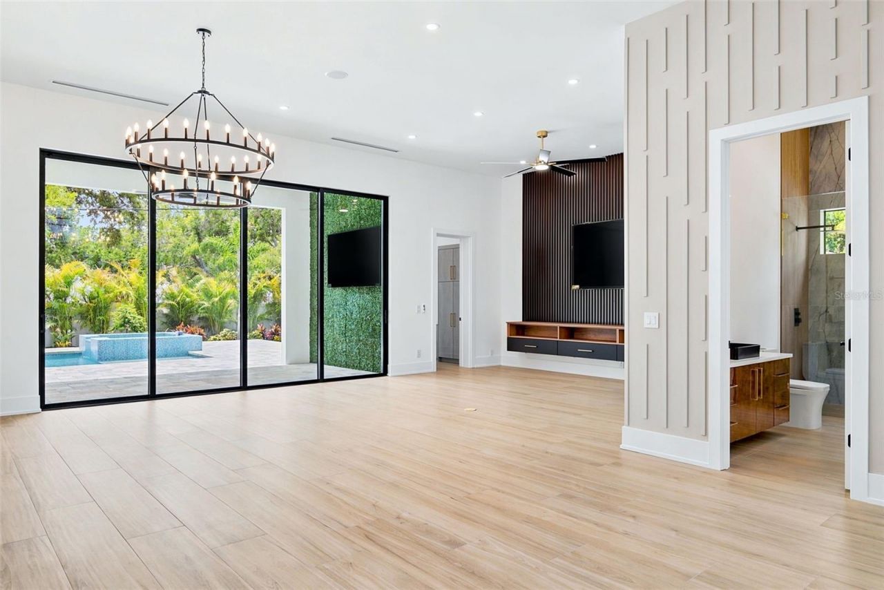 1870 Jasmine Drive, Sarasota, FL 34239 Photo