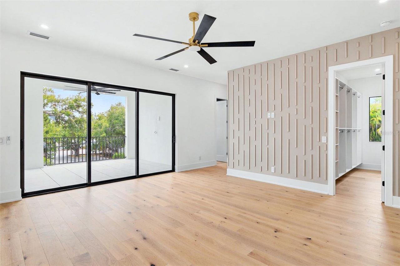 1870 Jasmine Drive, Sarasota, FL 34239 Photo