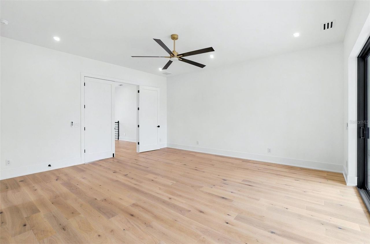 1870 Jasmine Drive, Sarasota, FL 34239 Photo
