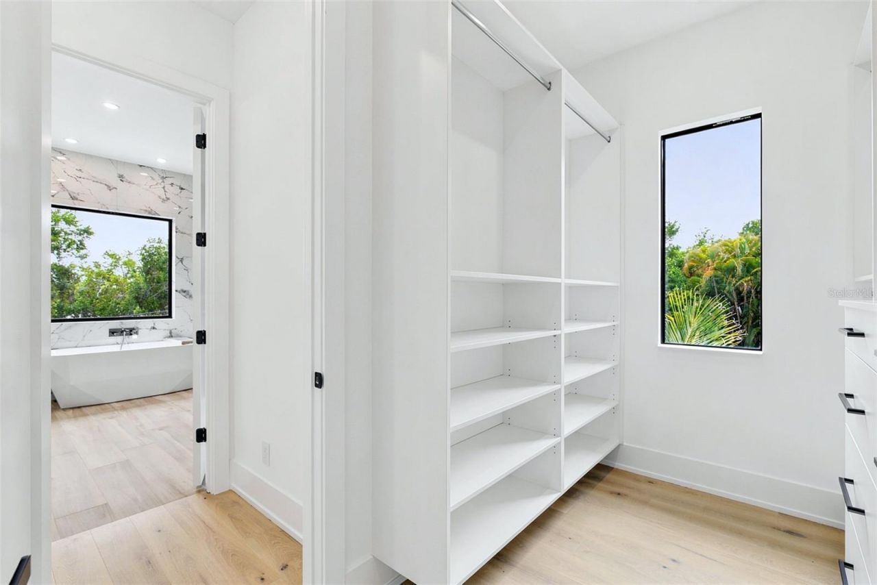 1870 Jasmine Drive, Sarasota, FL 34239 Photo