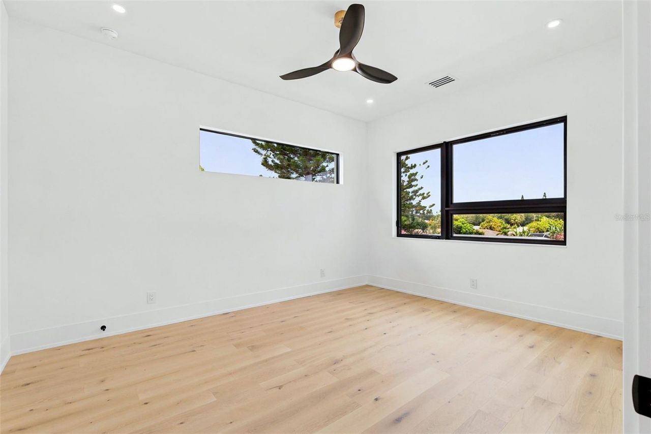 1870 Jasmine Drive, Sarasota, FL 34239 Photo