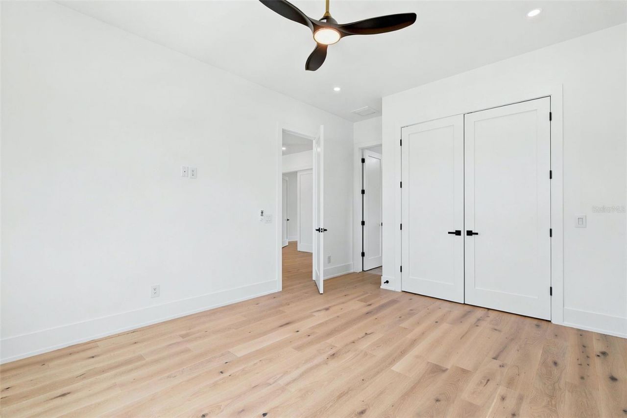 1870 Jasmine Drive, Sarasota, FL 34239 Photo