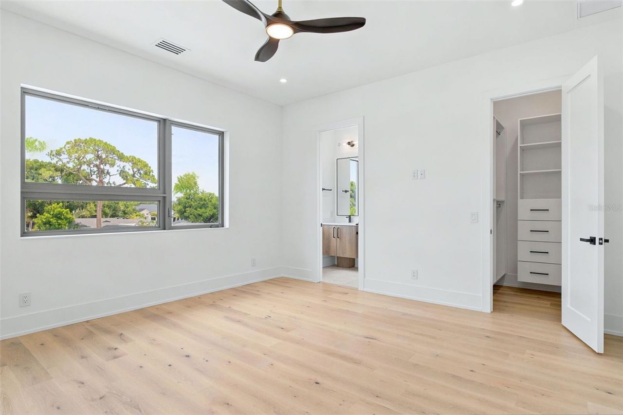 1870 Jasmine Drive, Sarasota, FL 34239 Photo