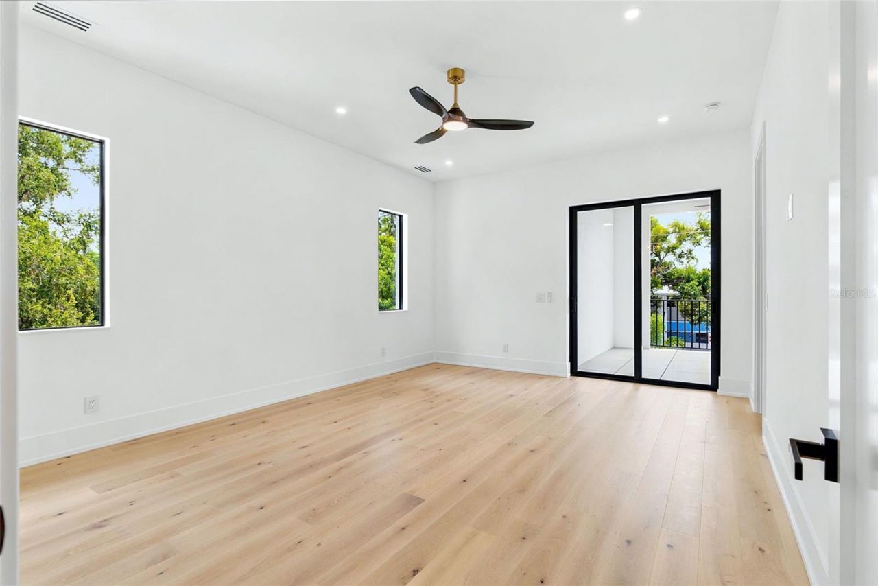 1870 Jasmine Drive, Sarasota, FL 34239 Photo